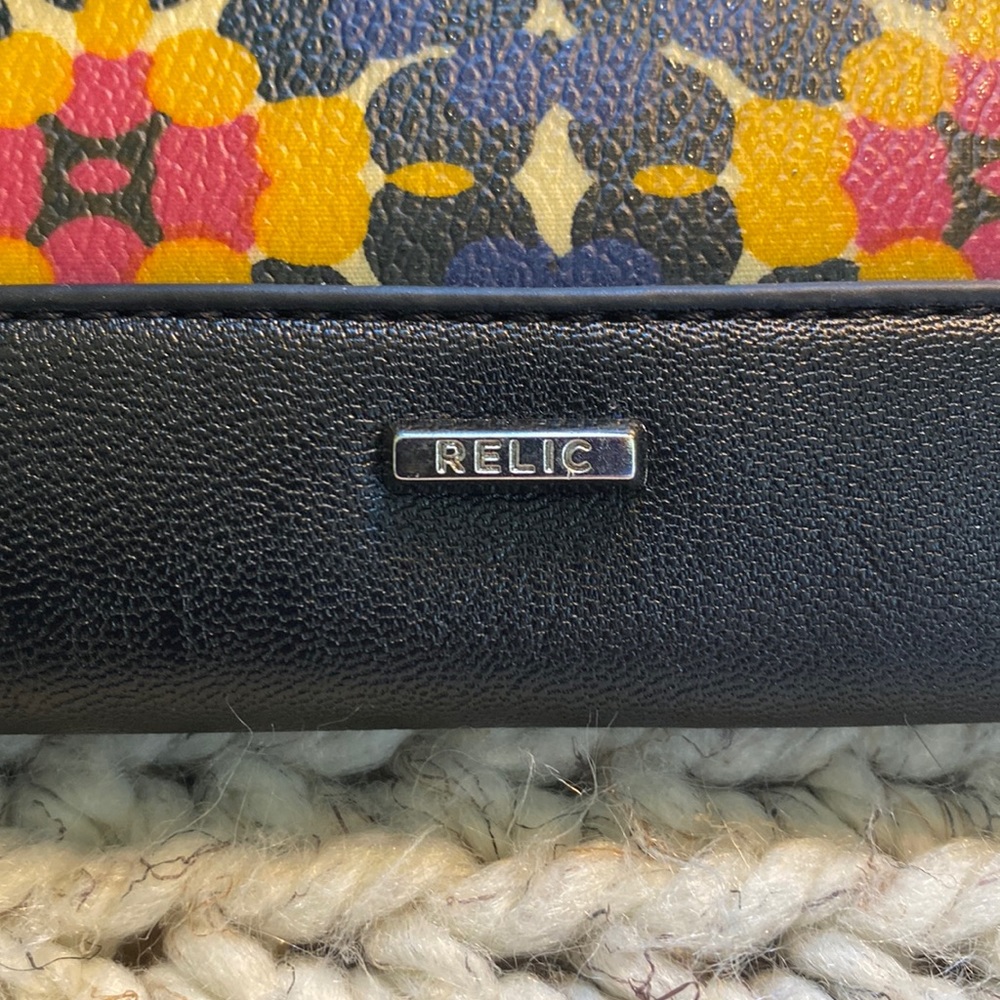 RELIC WALLET 😍 - Picture 2 of 6